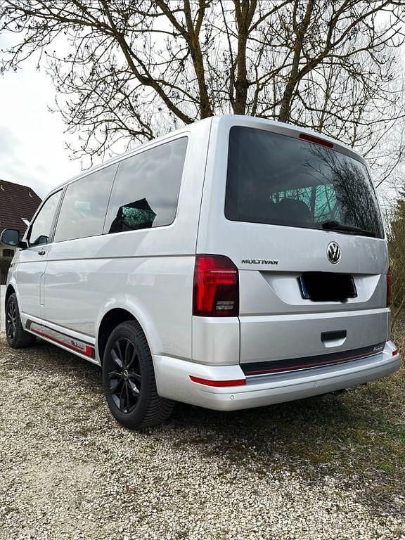 Gebraucht VW Multivan 150 PS (110 kW) 2021 Silber Van