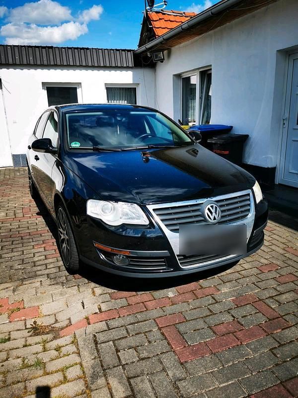 Schwarz Gebraucht 2006 VW Passat Limousine | 3.300 € (Fairer Preis) - Bild 1/4