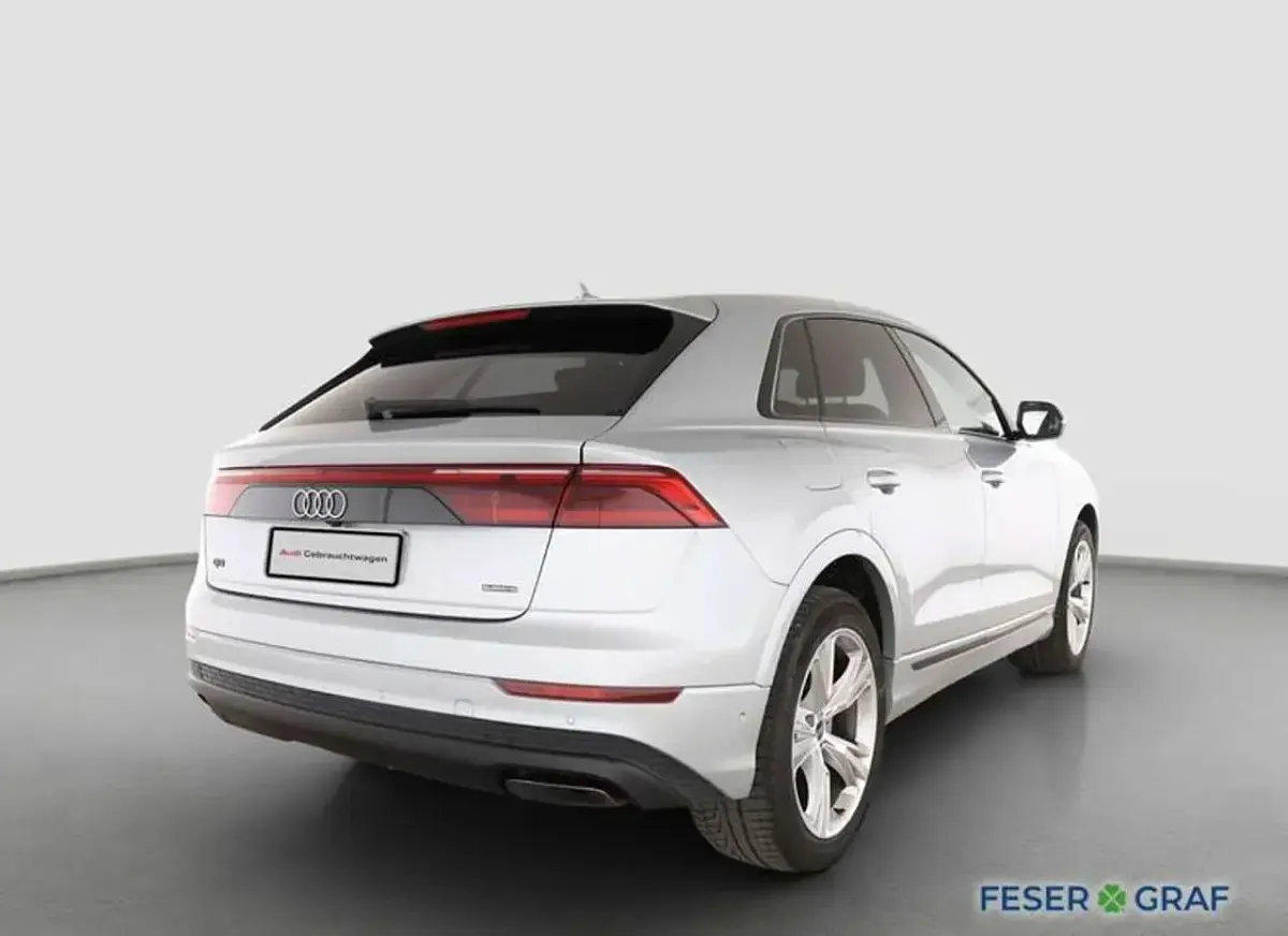 Gebraucht Audi Q8 S-Line 394 PS (289 kW) 2025 Satellitsilber metallic SUV