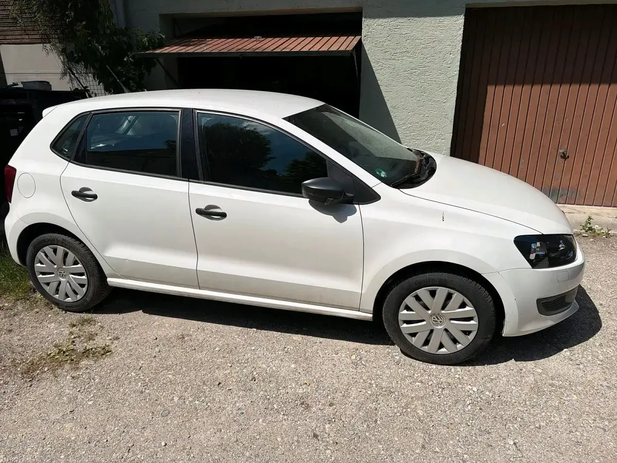 Gebraucht VW Polo 60 PS (44 kW) 2013 Weiß Kleinwagen