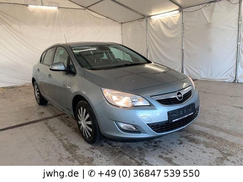 Gebraucht Opel Astra Design Edition 110 PS (80 kW) 2011 Silber Limousine