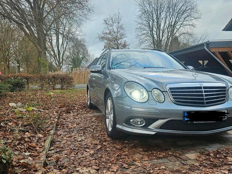 Gebraucht Mercedes E320 224 PS (164 kW) 2009 Grau Kombi