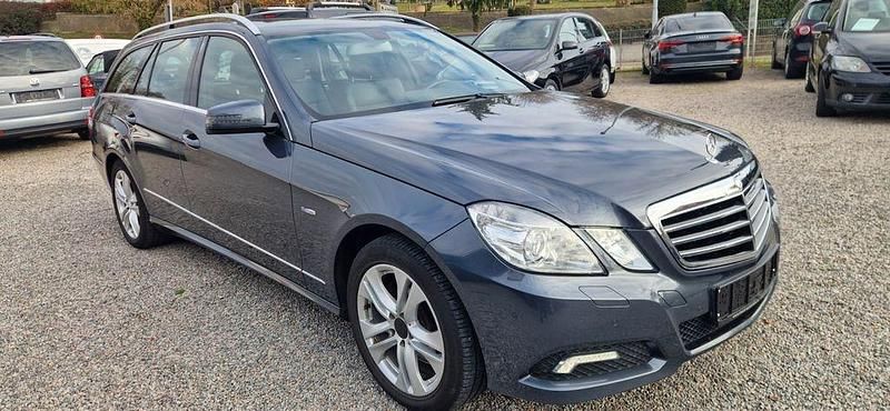 Second-hand Mercedes E250 204 CP (150 kW) 2010 Gri Break