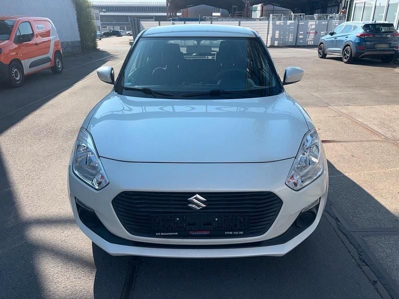 Gebraucht Suzuki Swift 90 PS (66 kW) 2017 Weiß Kleinwagen