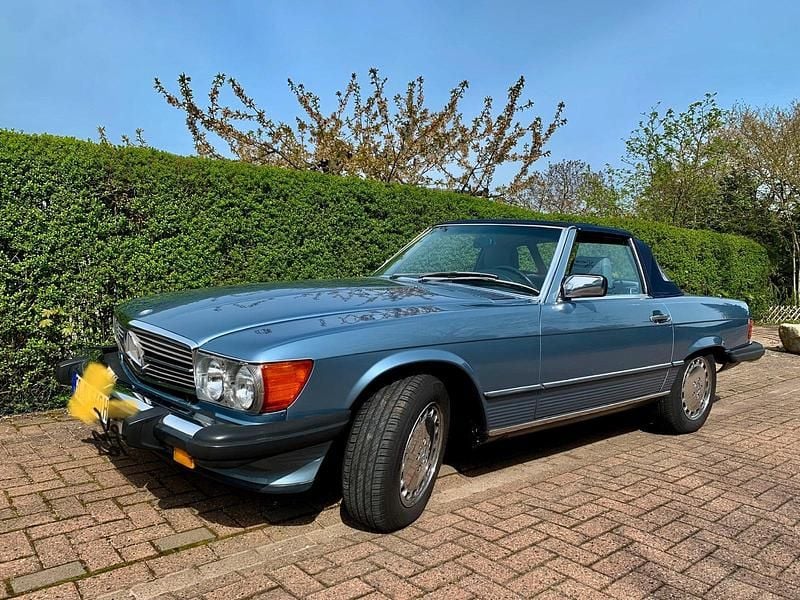 Blau Gebraucht 1988 Mercedes 560 Cabrio | 27.500 € - Bild 1/4