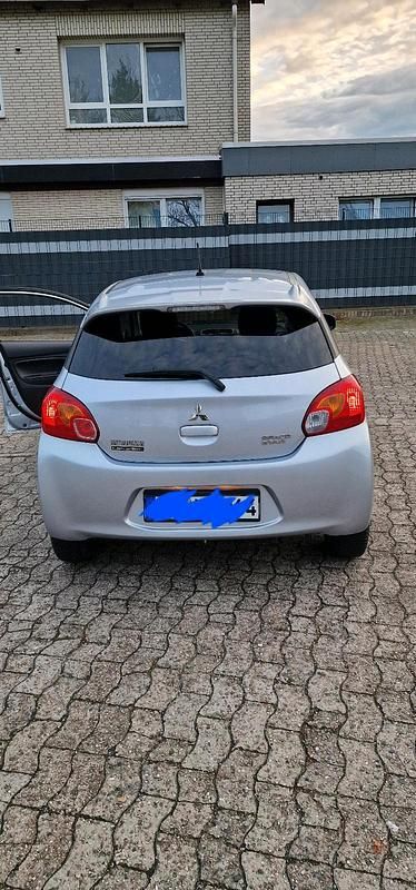 Silber Gebraucht 2016 Mitsubishi Space Star Kleinwagen | 5.900 € (Fairer Preis) - Bild 1/4