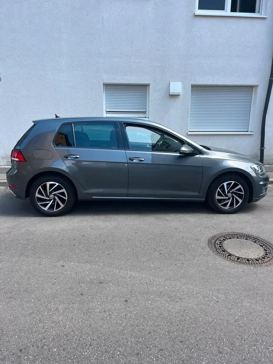 Gebraucht VW Golf VII 115 PS (84 kW) 2018 Grau Limousine