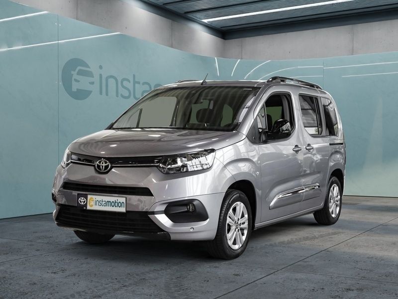 Silber Gebraucht 2023 Toyota Proace Verso City Kombi | 26.489 € (Fairer Preis) - Bild 1/3