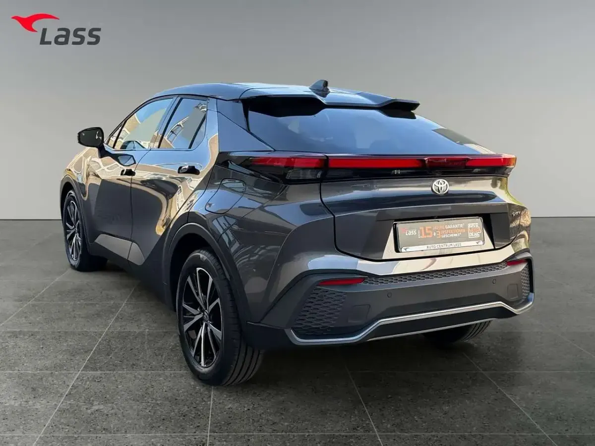 Gebraucht Toyota C-HR 140 PS (102 kW) 2025 Grau SUV