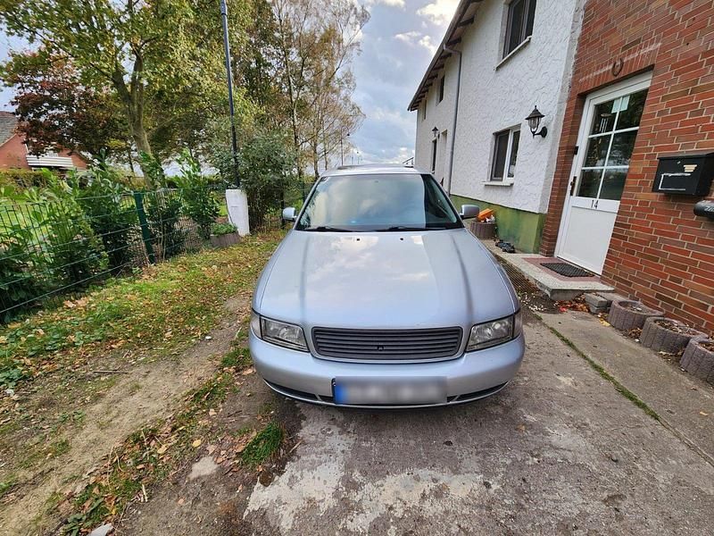 Gebraucht Audi A4 101 PS (74 kW) 1997 Silber Limousine