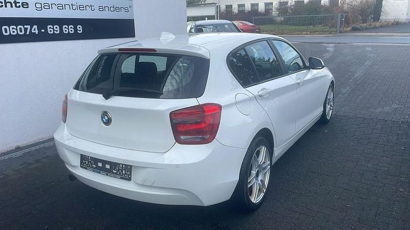 Gebraucht BMW 114 102 PS (75 kW) 2013 Weiß Kleinwagen