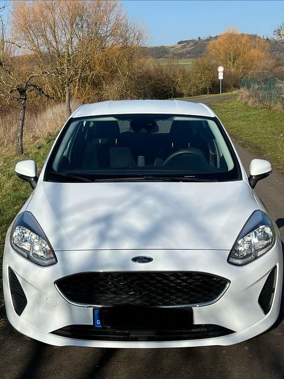 Gebraucht Ford Fiesta Trend 71 PS (52 kW) 2018 Weiß Kleinwagen
