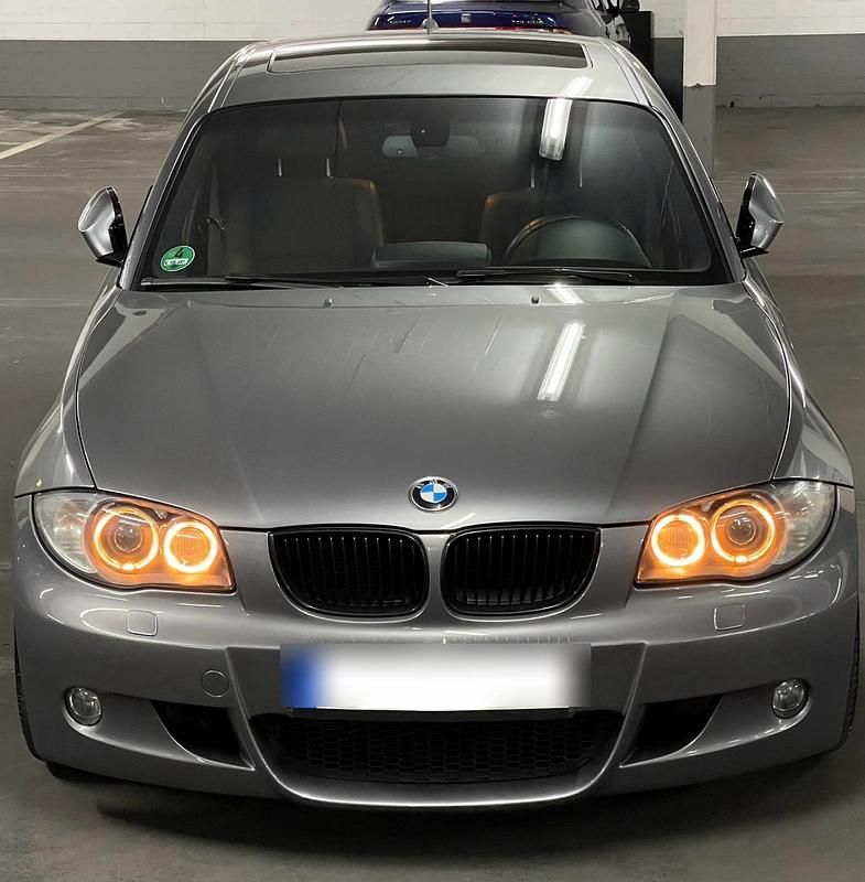 Beige Gebraucht 2011 BMW 120 M Sport Kleinwagen | 6.899 € (Fairer Preis) - Bild 1/4