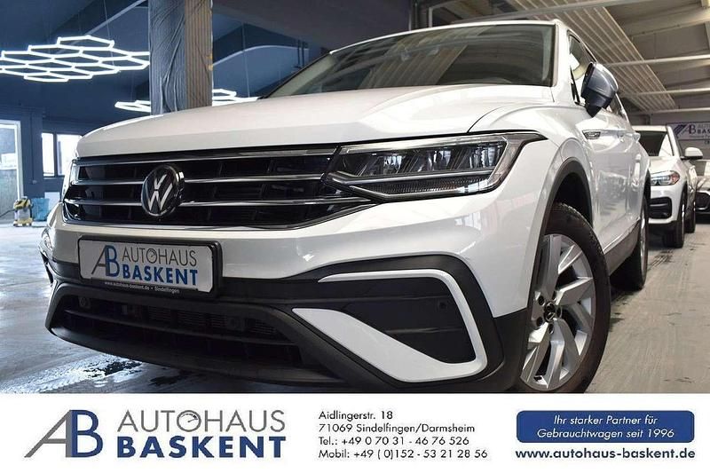 Pure white Gebraucht 2024 VW Tiguan Allspace Life SUV | 37.890 € (Guter Preis) - Bild 1/4