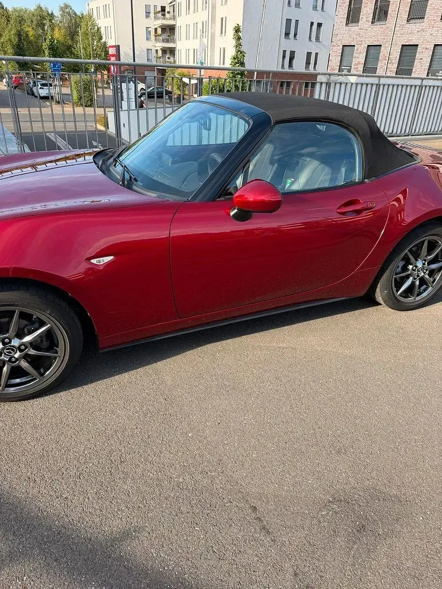 Gebraucht Mazda MX5 Sports-Line 132 PS (97 kW) 2018 Rot Cabrio