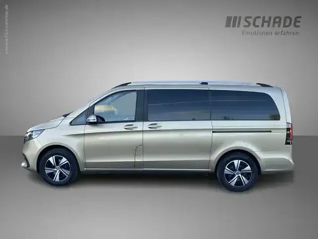 Gebraucht Mercedes V220 Style 163 PS (119 kW) 2024 Gold Van / Kleinbus