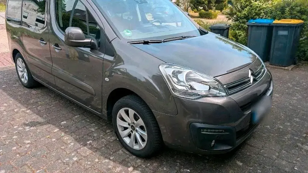 Gebraucht Citroën Berlingo PureTech 110 PS (80 kW) 2017 Braun Van / Kleinbus