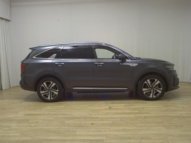 Grau Gebraucht 2022 Kia Sorento Platinum SUV | 30.980 € - Bild 1/4