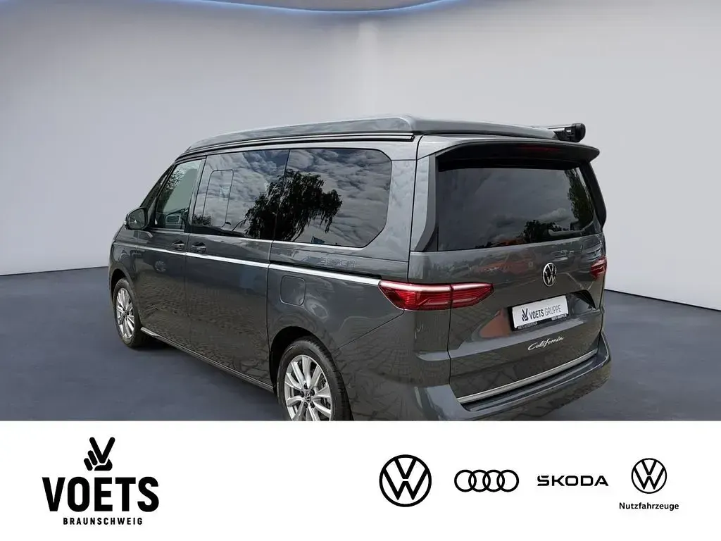 Neu VW California Beach 150 PS (110 kW) 2026 Grau Van