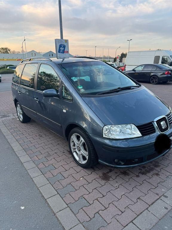 Blau Gebraucht 2005 Seat Alhambra Reference Van / Kleinbus | 1.950 € (Fairer Preis) - Bild 1/4