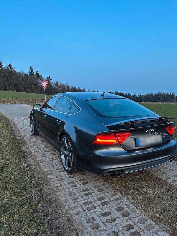 Gebraucht Audi V8 Ambiente 540 PS (397 kW) 2013 Grau Limousine