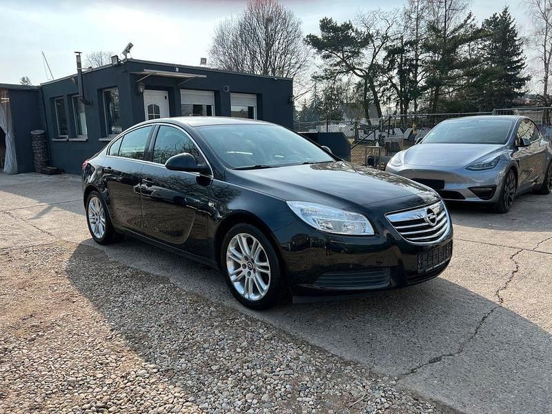 Gebraucht Opel Insignia Edition 116 PS (85 kW) 2009 Schwarz Limousine