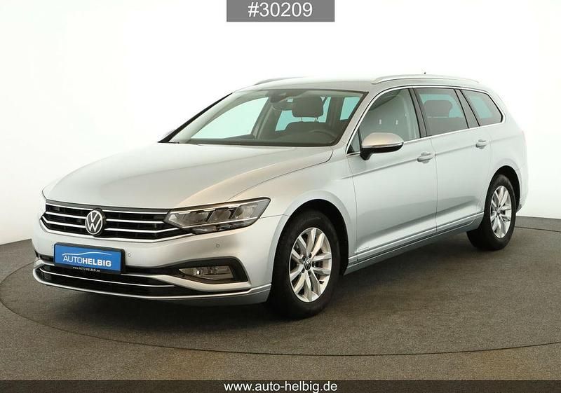 Silber Gebraucht 2023 VW Passat Business Kombi | 20.990 € (Guter Preis) - Bild 1/4