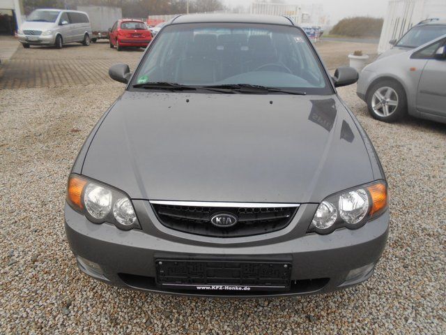 Gebraucht Kia Shuma 114 PS (83 kW) 2004 Grau metallic Kleinwagen