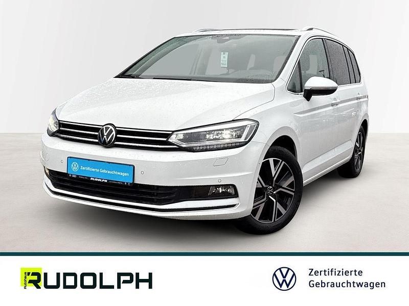 Weiss Gebraucht 2024 VW Touran Highline Van / Kleinbus | 38.990 € (Teuer) - Bild 1/4