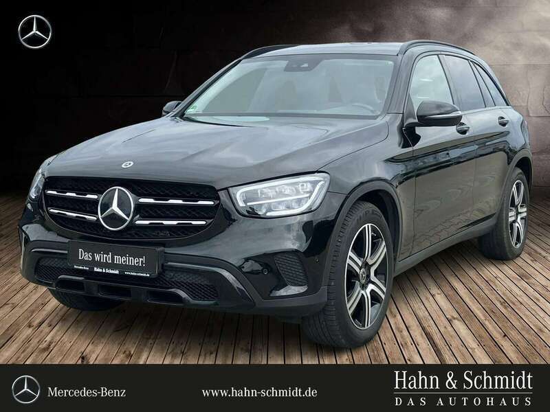 Lack obsidianschwarz Gebraucht 2020 Mercedes GLC200 Night SUV | 34.990 € (Fairer Preis) - Bild 1/4