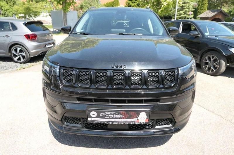 Usado Jeep Compass Night Eagle 131 HP (96 kW) 2022 Preto SUV