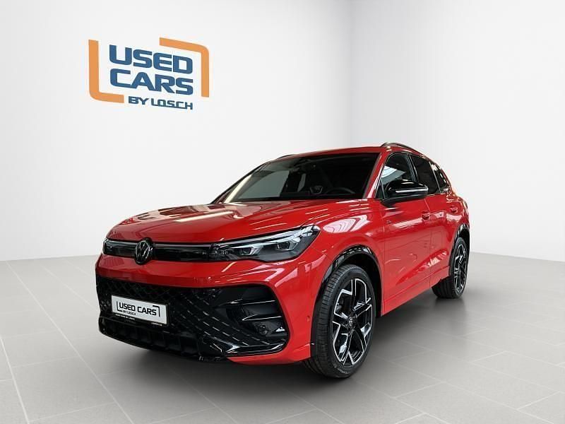 Rot Gebraucht 2024 VW Tiguan R-line SUV | 41.490 € - Bild 1/4