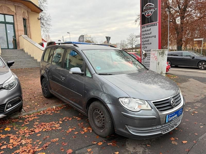 Grau Gebraucht 2007 VW Touran Van / Kleinbus | 3.999 € (Fairer Preis) - Bild 1/4