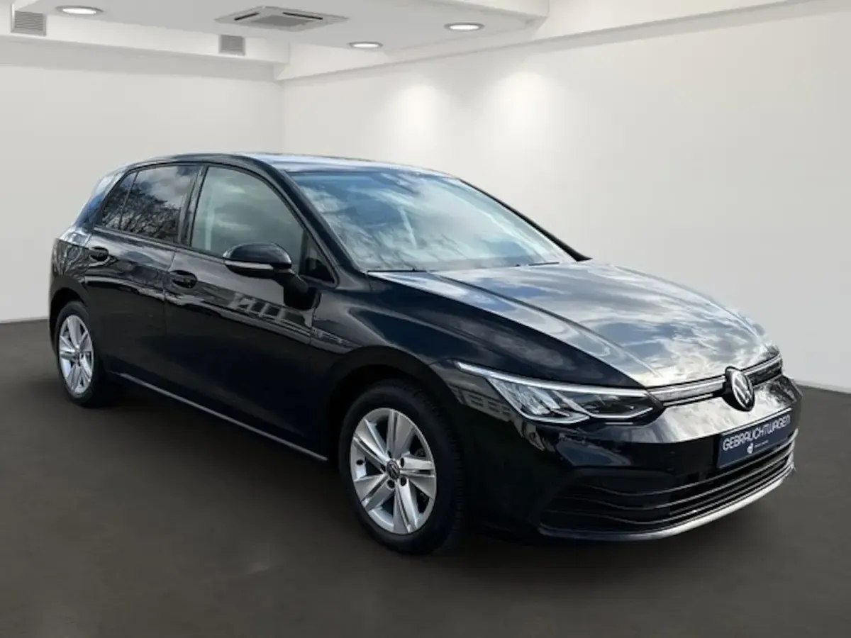 Gebraucht VW Golf VIII Life 150 PS (110 kW) 2021