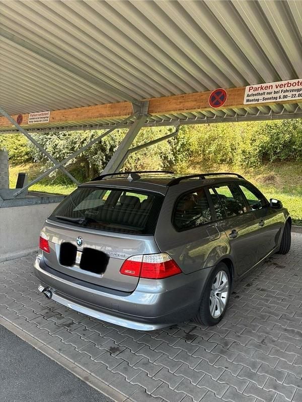 Gebraucht BMW 520 Exclusive 177 PS (130 kW) 2010 Silber Kombi