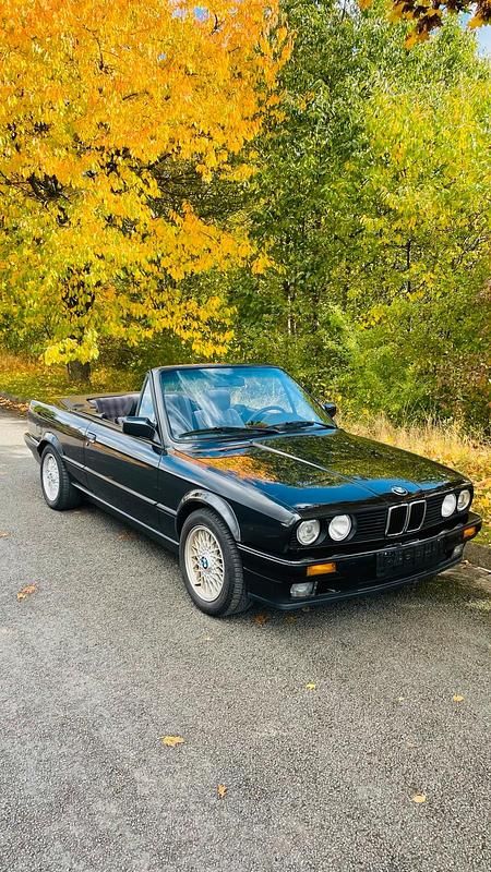 Schwarz Gebraucht 1993 BMW 318 Cabriolet Cabrio | 12.900 € - Bild 1/4