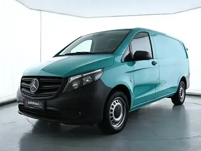 Gebraucht Mercedes Vito 136 PS (100 kW) 2024 Grün Van