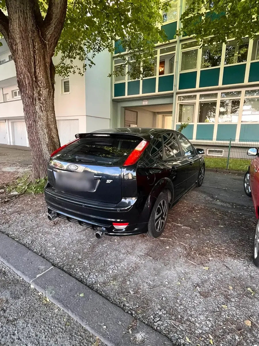 Gebraucht Ford Focus ST 140 PS (102 kW) 2005 Schwarz Limousine