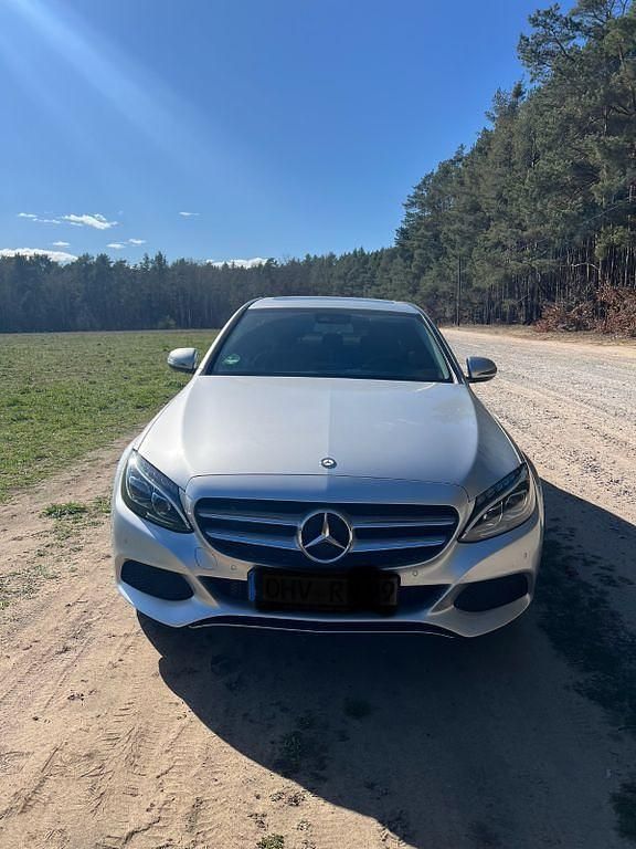 Silber Gebraucht 2015 Mercedes C250 Avantgarde Limousine | 21.500 € (Fairer Preis) - Bild 1/4