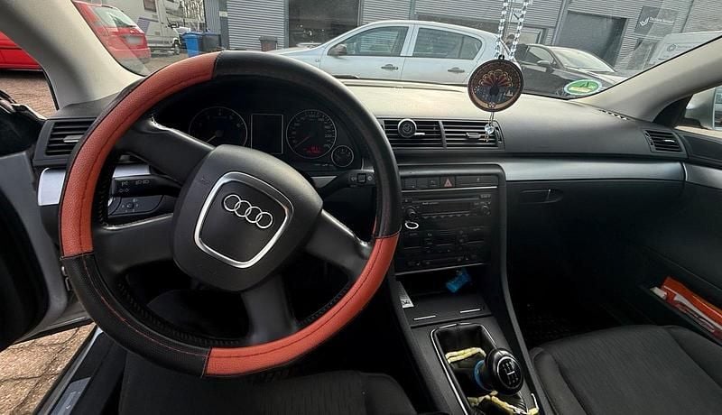 Gebraucht Audi A4 105 PS (77 kW) 2006 Silber Limousine