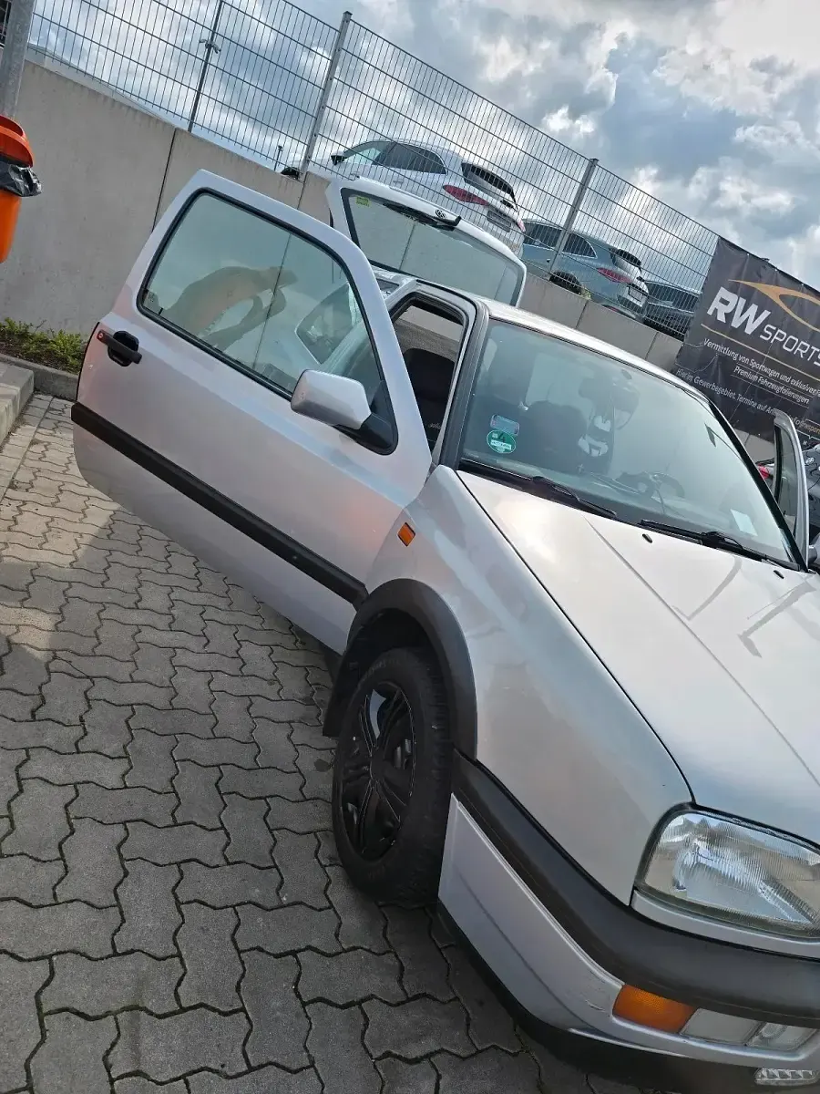 Gebraucht VW Golf VIII 75 PS (55 kW) 2026 Silber Kleinwagen