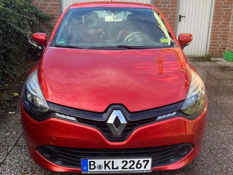 Rot Gebraucht 2014 Renault Clio IV Expression Limousine | 6.333 € (Fairer Preis) - Bild 1/4