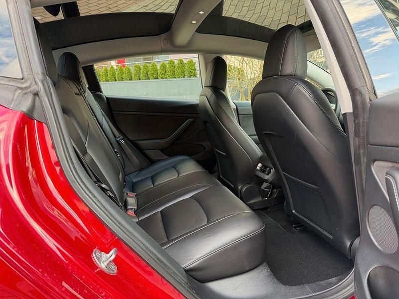 Gebraucht Tesla Model 3 RWD 239 kW (325 PS) 2022 Rot Limousine