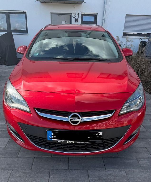 Gebraucht Opel Astra Edition 165 PS (121 kW) 2014 Rot Kombi
