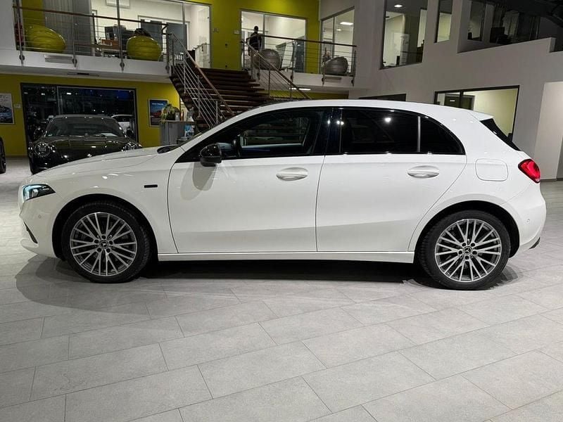 Gebraucht Mercedes A250 Edition 1 160 PS (117 kW) 2020 Polarweiss Limousine