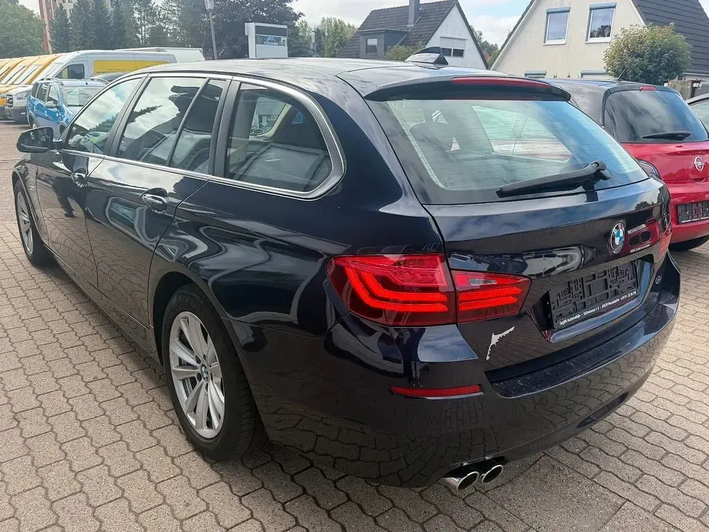Gebraucht BMW 520 Sport Line 184 PS (135 kW) 2013 Blau Kombi