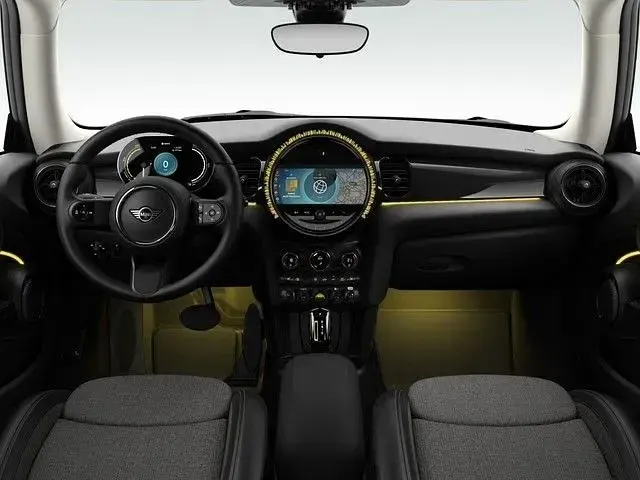 Gebraucht Mini Cooper SE Classic 135 kW (184 PS) 2023 Weiß Kleinwagen