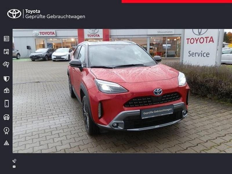 Gebraucht Toyota Yaris Hybrid 116 PS (85 kW) 2021 Rot (metallic) SUV