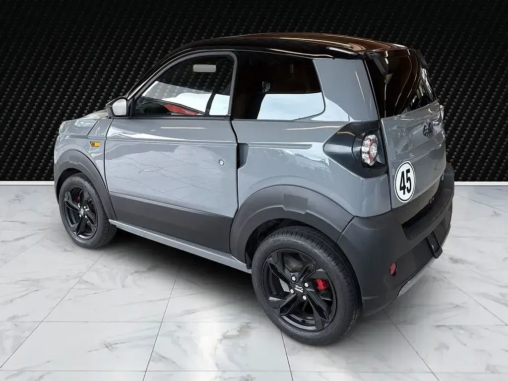 Gebraucht Ligier Myli 5 kW (8 PS) 2024 Silber Kleinwagen