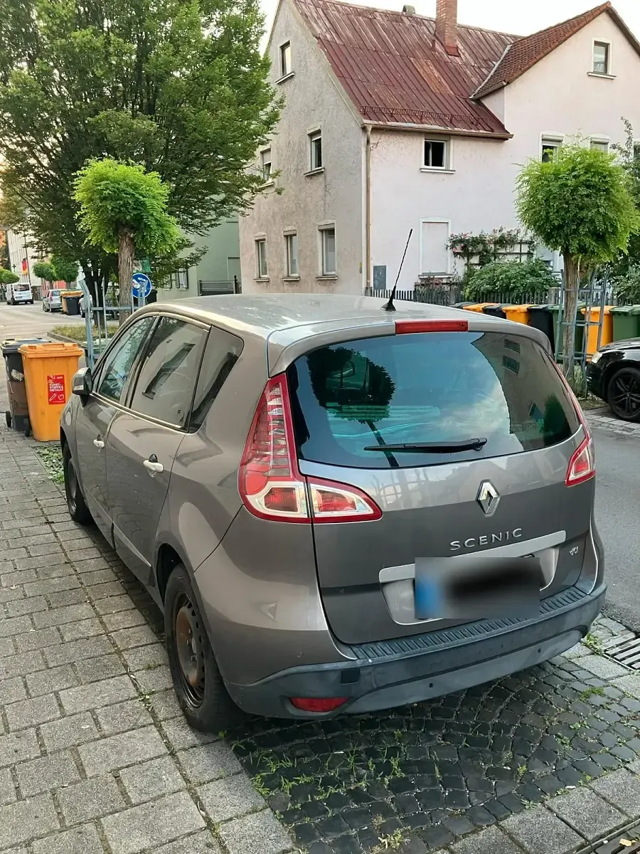 Gebraucht Renault Scénic 130 PS (95 kW) 2011 Grau Van / Kleinbus